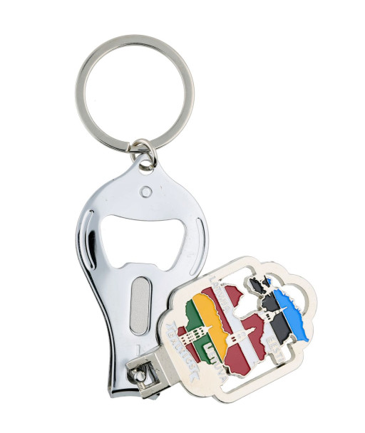 Baltijas atslēgu piekariņš ar nagu šķērītēm un pudeles attaisāmo