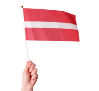 Latvijas karogs ar plastmasas kātiņu