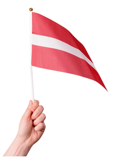 Latvijas karogs ar plastmasas kātiņu